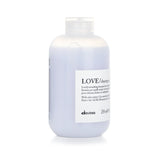 Smoothing shampoo for coarse or frizzy hair, moisturizing and reducing static for soft, manageable locks.