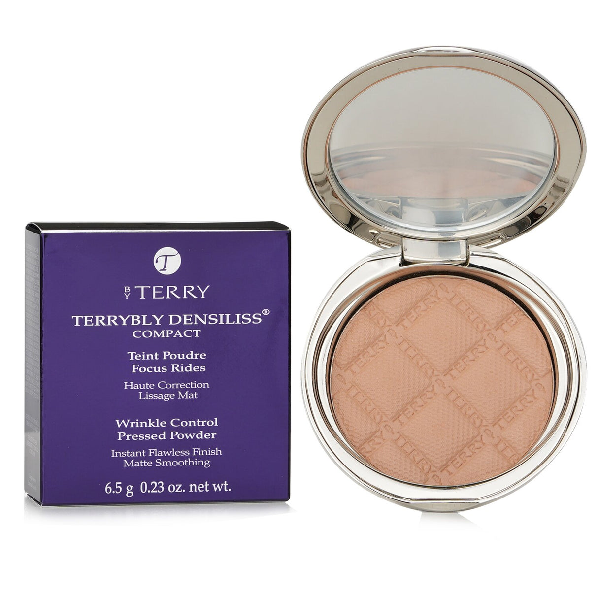 Luxurious pressed powder by By Terry in #4 Deep Nude, blurs wrinkles and imperfections for a smooth, radiant complexion.