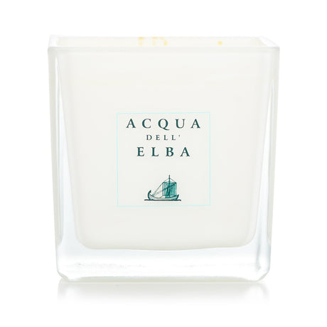 Elegant Acqua Dell'Elba scented candle in Fiori scent, 180g, fills your space with floral fragrance and serenity.