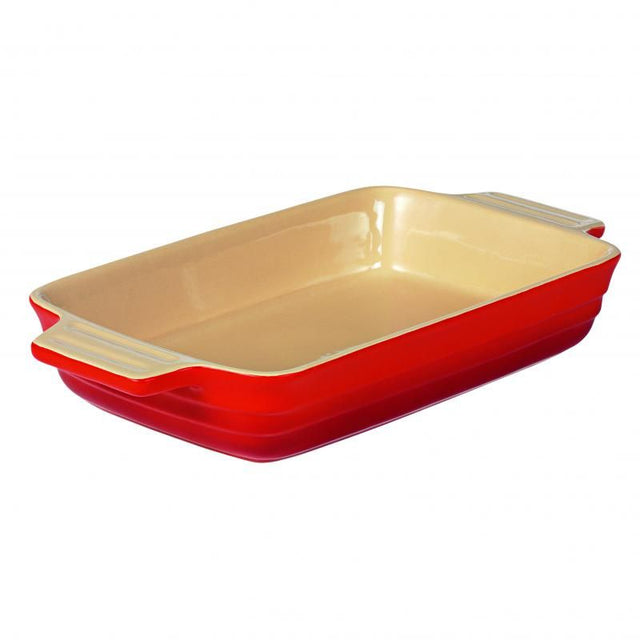 Chasseur La Cuisson XL Rectangular Baker in red, 34x24x7 cm, durable stoneware, oven/microwave safe, ideal for baking and serving.