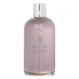 Luxurious 300ml bath and shower gel with rhubarb and rose extracts for fresh, moisturized skin and a zesty floral scent.