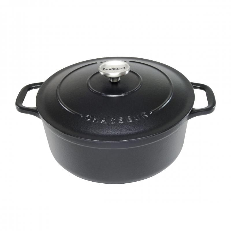 CHASSEUR Round French Oven in Matte Black, 32cm, crafted in France for superior heat retention and elegant cooking.