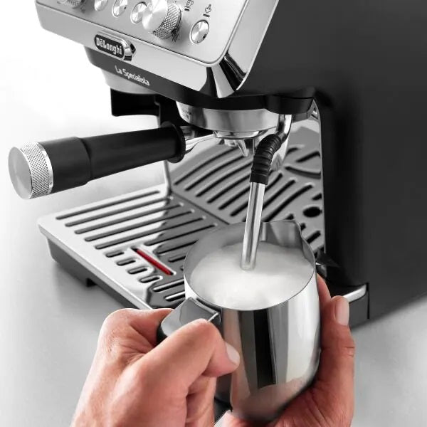 De'Longhi La Specialista Arte coffee machine with smart grinding, tamping, and dual frothing options for barista-quality coffee.