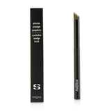 Sisley Eyeshadow Smudge Brush with smooth, wavy structure for flawless blending of powder and powder-gel eyeshadows.