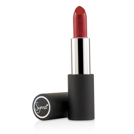 Intensely-pigmented, long-lasting lipstick in #BloodyGood, featuring nourishing ingredients in a chic magnetic tube.