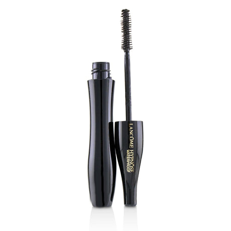 Lush, waterproof mascara that boosts volume up to six times, featuring a brush for precise lash separation and nourishment.