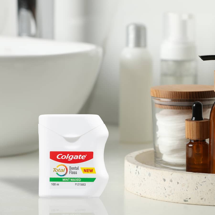 Colgate Dental Floss Mint Waxed 100m