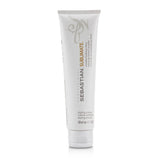 Lightweight styling cream for all hair types, tames flyaways, reduces frizz, and boosts shine for a polished look.