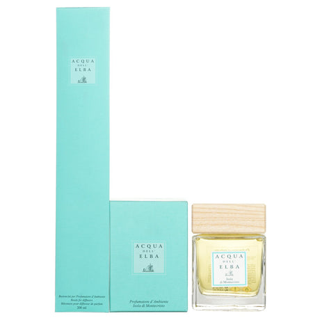 Elegant Acqua Dell'Elba diffuser in glass bottle, releasing refreshing marine and herbaceous scents for a serene home ambiance.