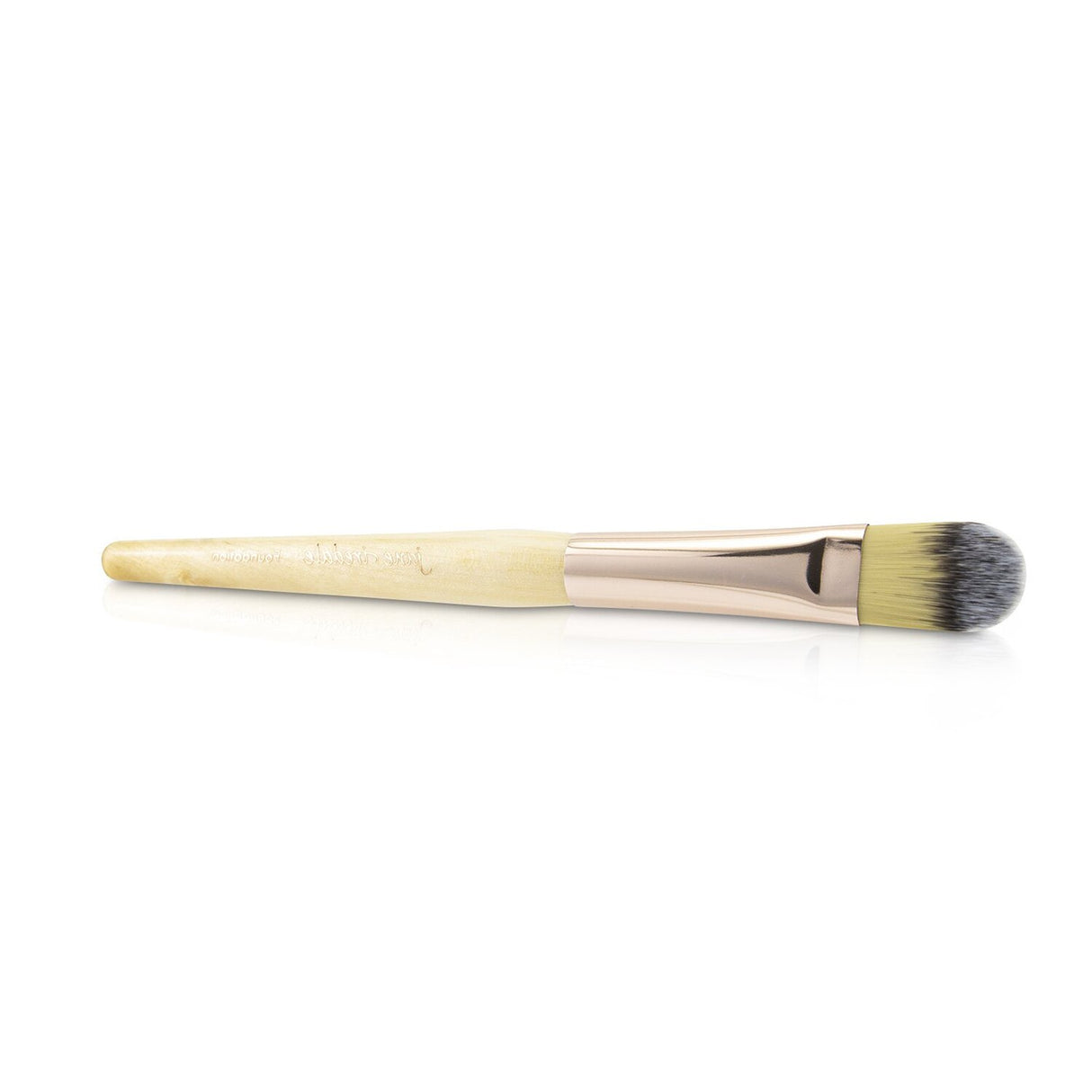 Luxurious rose gold foundation brush made of Taklon Nylon for flawless liquid makeup application and seamless blending.