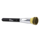 Dior Backstage Full Coverage Fluid Foundation Brush 12 with dual-fiber bristles for seamless, high-coverage foundation application.
