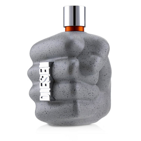 Woody aromatic fragrance for young men, featuring notes of bergamot, apple, licorice, and cedar in a 200ml spray.