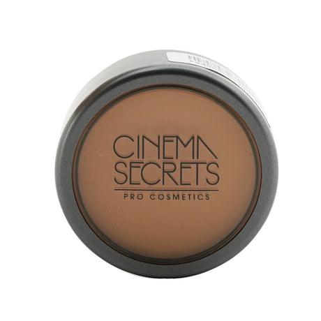 Velvety medium-deep foundation in Beige Pink, perfect for color-correcting and achieving a flawless matte finish.