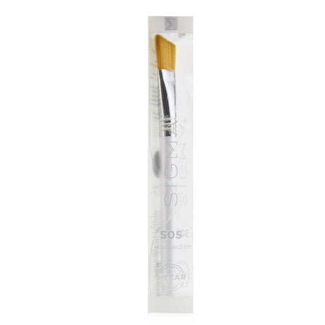 Sigma Beauty S05 Moisturizer Brush with soft angled head for precise, hygienic moisturizer application on the face.