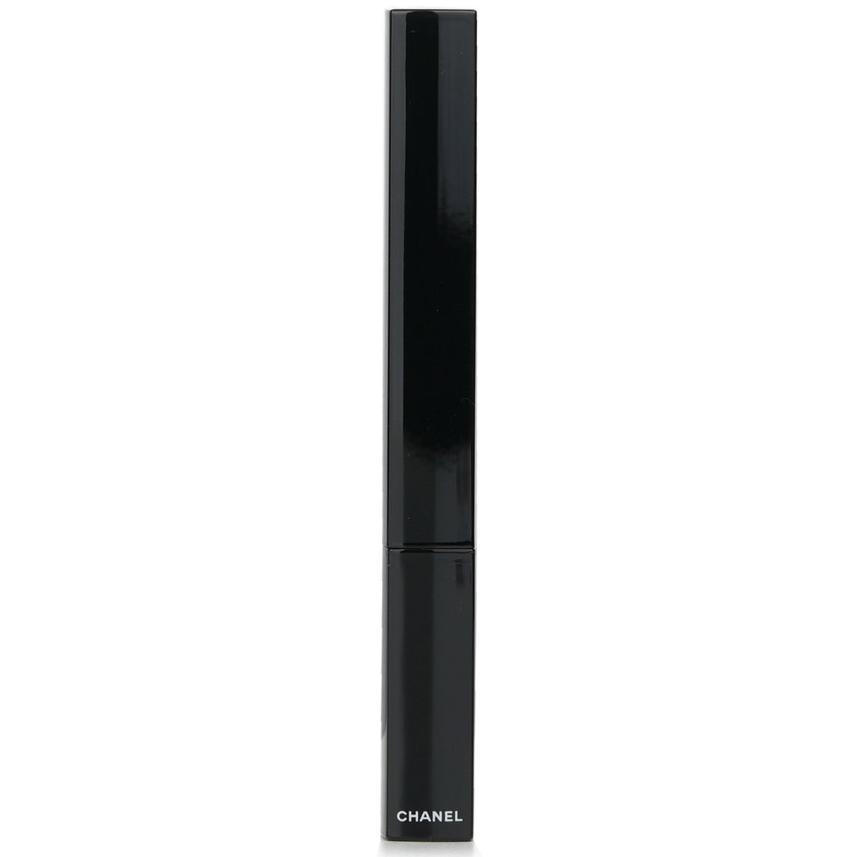 Chanel Le Liner De Chanel #512 Noir Profond, a long-lasting liquid eyeliner, offers precision and smudge-proof wear for bold eye looks.