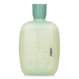 Sulfate-free calming micellar shampoo for sensitive scalps, gently cleanses and soothes irritation while enhancing shine.