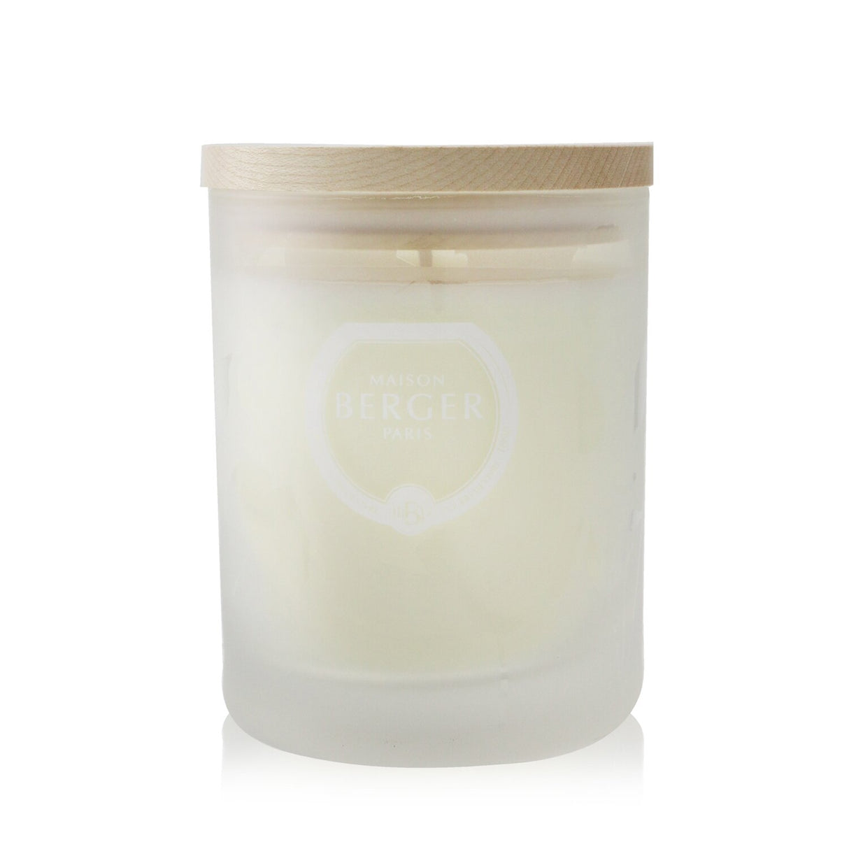 A frosted glass scented candle enriched with Eucalyptus and Peppermint, promoting relaxation and respiratory well-being.