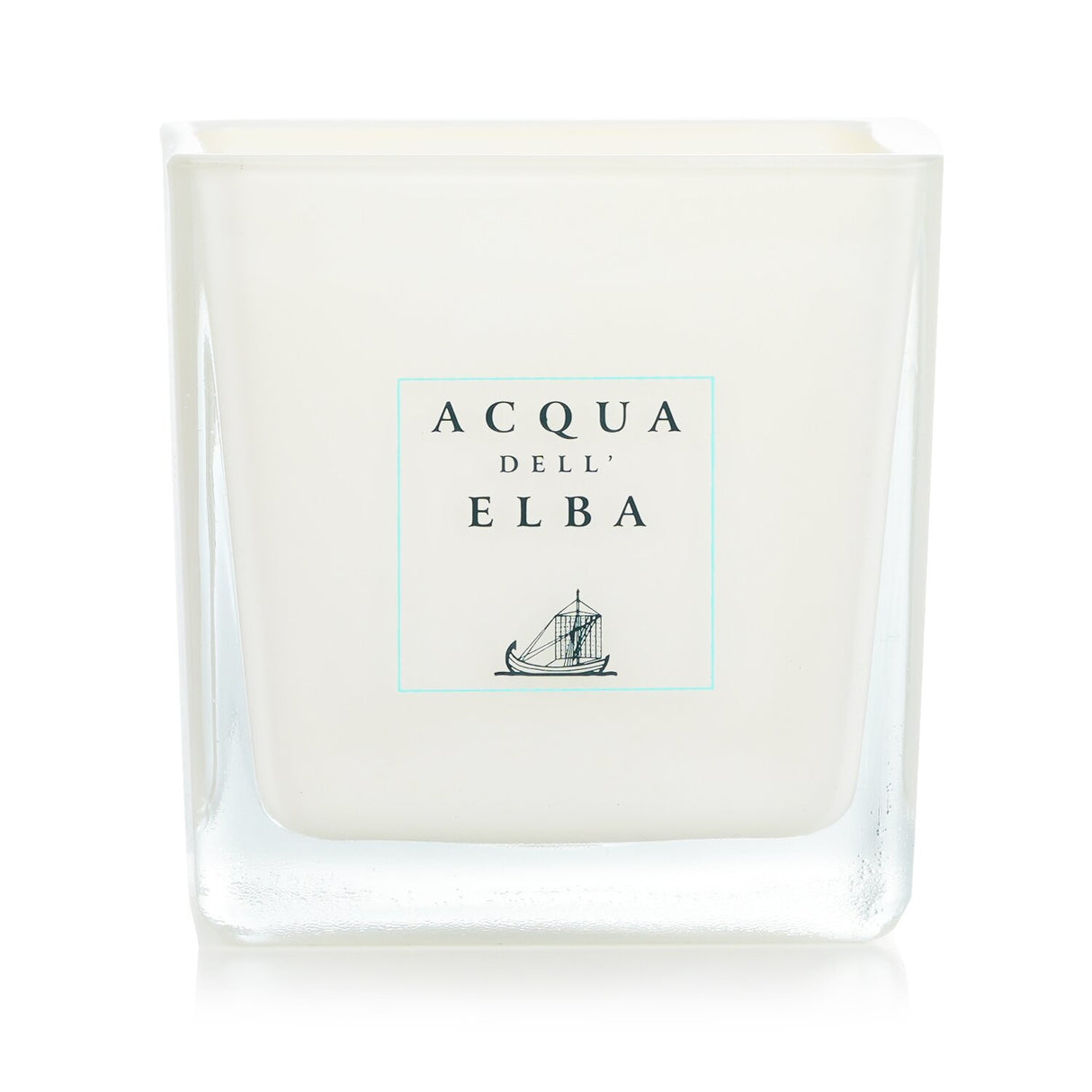 Luxurious Acqua Dell'Elba scented candle with a soothing aroma, 180g size, perfect for creating a tranquil ambiance.