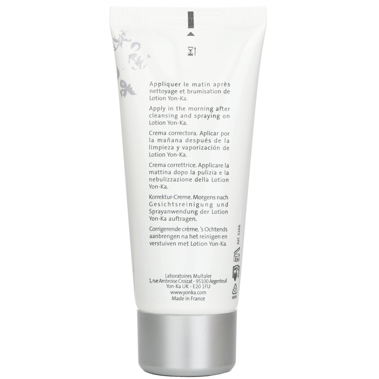 Soothing cream with Centella Asiatica, targets redness, hydrates, and promotes an even complexion for sensitive skin.