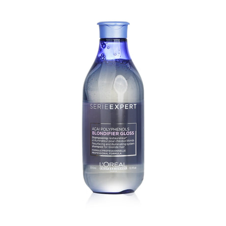 Shampoo for blonde hair with Acai Polyphenols, gently cleanses and enhances shine while nourishing and hydrating.