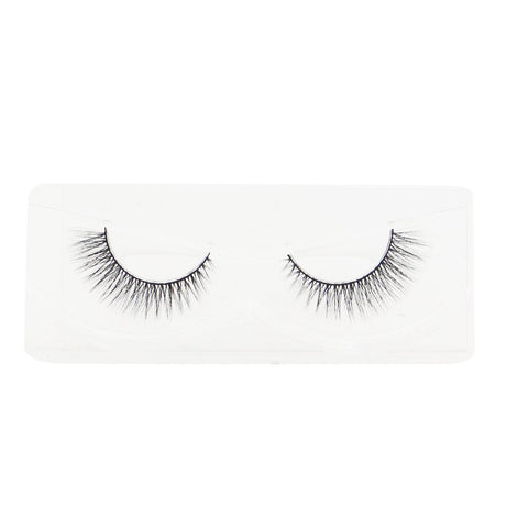 Lash Star Visionary Lashes #004 with 4-11 mm length, criss-cross design for a 3D effect and soft silk for lasting comfort.