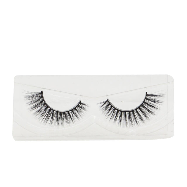 Very full volume eyelashes featuring 6-10 mm lengths, crisscrossed design, and cotton band for comfort and glamour.