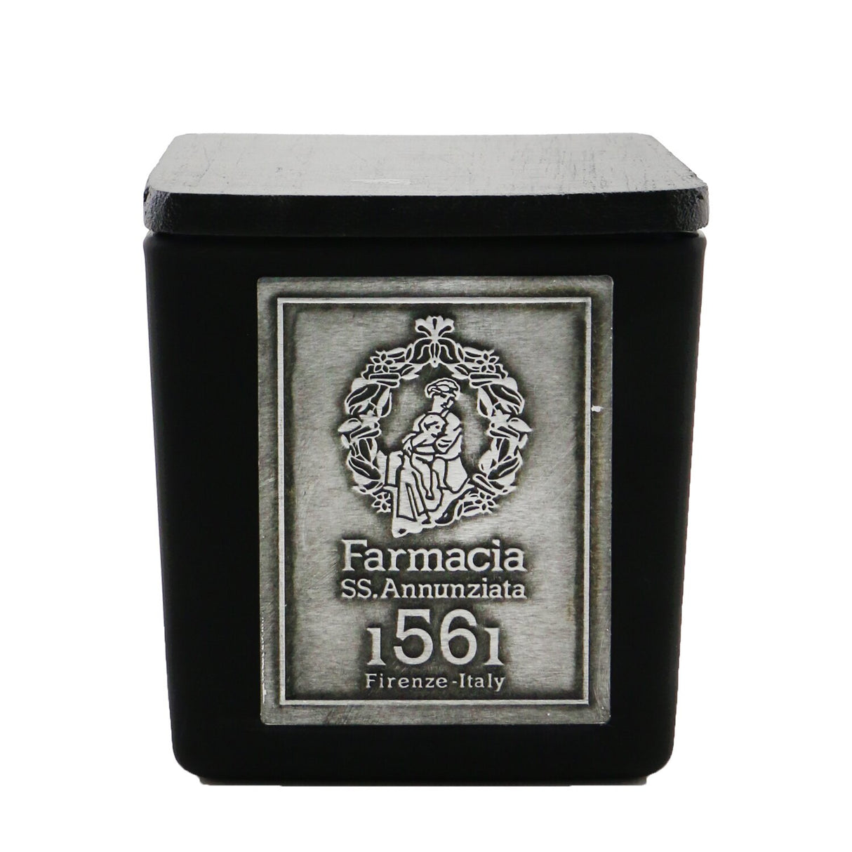 Luxurious 190g scented candle in elegant glass, features wooden wick, handmade in Italy for a cozy aromatic experience.