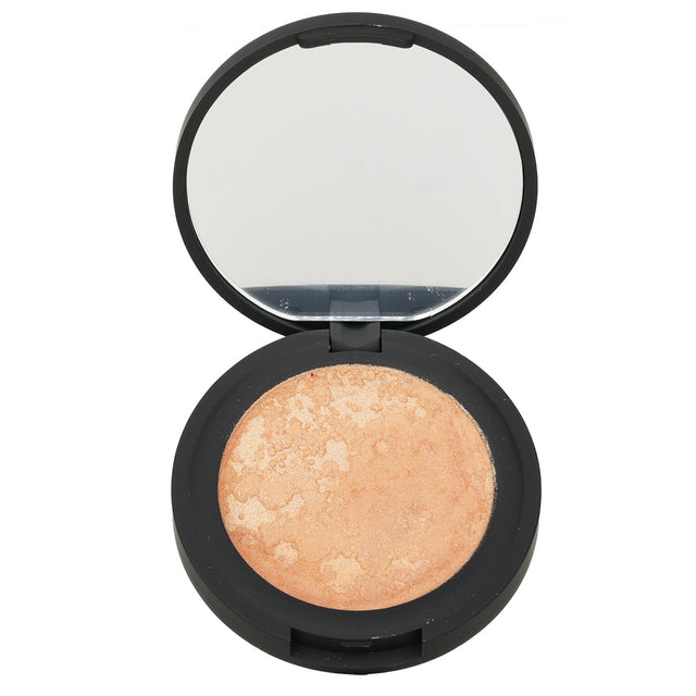 Organic Cream Illuminator in #Spice adds a radiant glow, blending effortlessly for a dewy, youthful appearance.