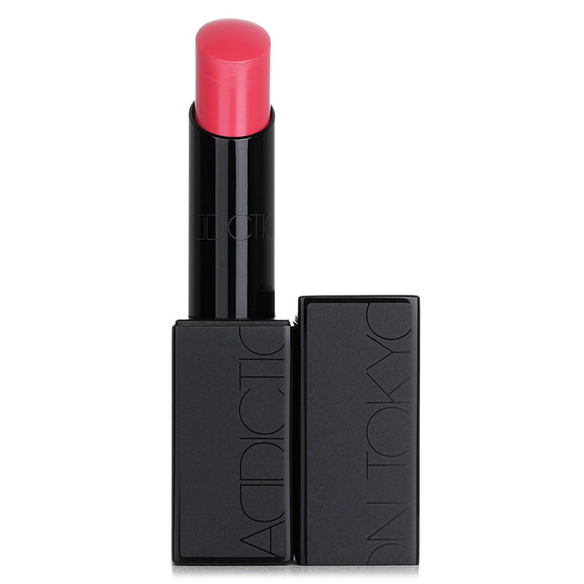 Creamy and luxurious lipstick in #002 Wise With Age, offering vibrant color and radiant shine, enriched with moisturizing oils.