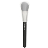 Paddle-shaped MAC 127 brush features 50/50 synthetic fibers for soft, diffused and luminous makeup application.