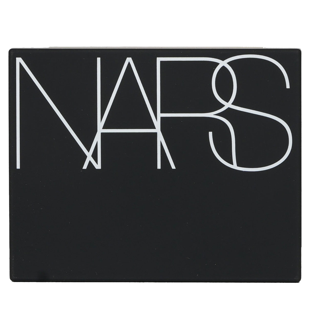 NARS Quad Eyeshadow #Singapore features four high-impact shades with a velvety texture for versatile eye looks.