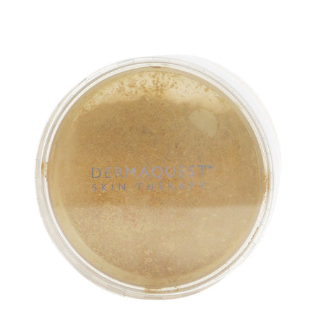 Loose mineral powder with SPF 20, offering buildable coverage, hydration, and luminosity for a flawless complexion.