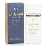 Luxurious brightening skincare primer with SPF 38, enhances skin luminosity and locks in moisture for 16 hours.