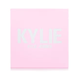 Kylie Kylighter #060 Queen Drip: luxurious illuminating powder for a radiant, multi-dimensional glow, suitable for all skin types.