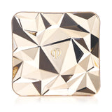 Luxurious finishing powder in a jeweled case, features light-diffusing technology for a radiant, contoured complexion.