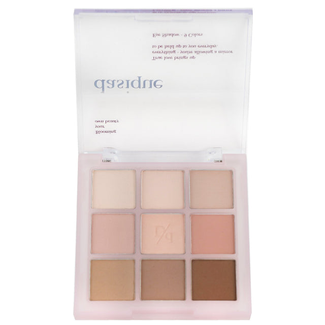 Dasique Shadow Palette #13 Cool Blending features nine vegan shades with rich pigments for versatile eye looks.