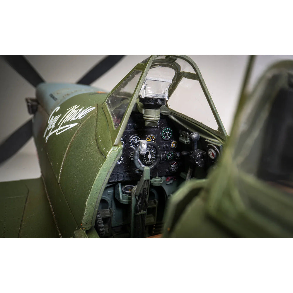 Supermarine Spitfire MK VIII Airfix 1:24 Scale Model Kit