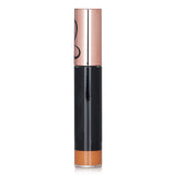 Creamy concealer in Shade 17 for flawless skin, correcting blemishes & brightening with a seamless, buildable formula.