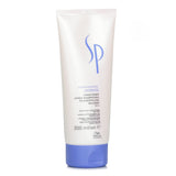 Wella SP Hydrate Conditioner 200ml for normal to dry hair, offering nourishment, hydration, and enhanced shine.