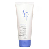 Wella SP Hydrate Conditioner 200ml for normal to dry hair, providing moisture, softness, and shine without heaviness.