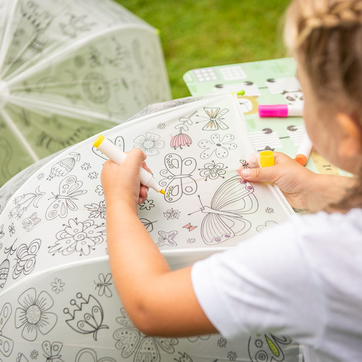 Colorful DIY kids' flowers umbrella (70 x 70cm) for creative self-expression on rainy days, made from durable materials.