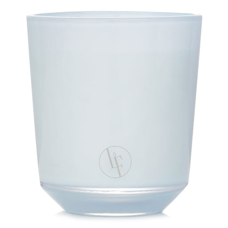 Elegant 200g Cloudy Musk scented candle in a chic design, offering 40 hours of floral and musky ambiance for relaxation.