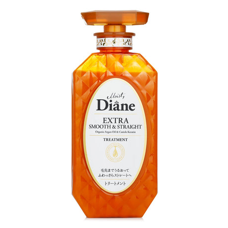 Moist Diane Extra Smooth & Straight Treatment 450ml, infused with Argan Oil for silkier, more manageable hair.