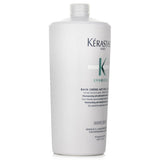 Luxurious 1000ml scalp treatment that exfoliates dandruff and delivers deep hydration for dry, sensitive scalps.