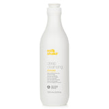 Milk_shake Deep Cleansing Shampoo in a 1000ml bottle, enriched with fruit, honey, and milk proteins for ultimate hair cleansing.