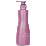 Shiseido Sublimic Luminoforce Treatment for Colored Hair, 500g; rejuvenates, protects, and amplifies shine for vibrant hair.