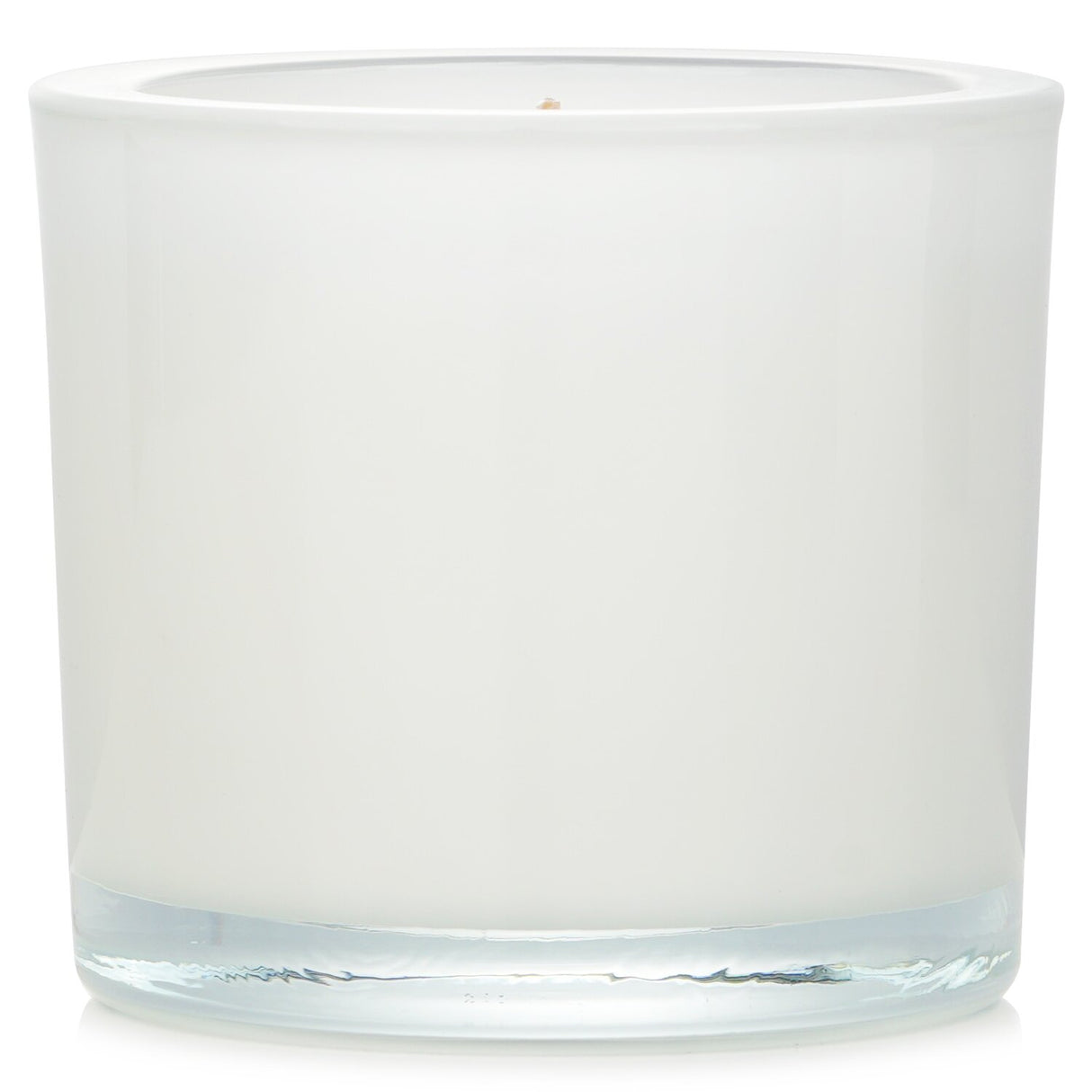 Scented candle with eucalyptus and oakmoss, 180g, creating a tranquil atmosphere for relaxation and rejuvenation.