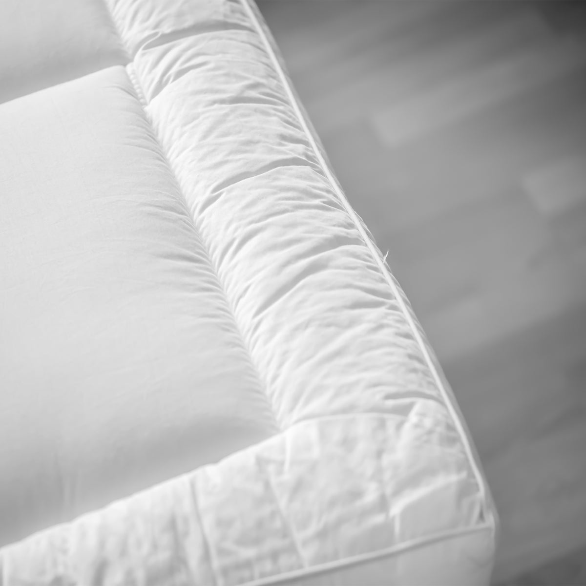 Renee Taylor Platinum 1500 GSM High Loft Fully Fitted Mattress Topper King