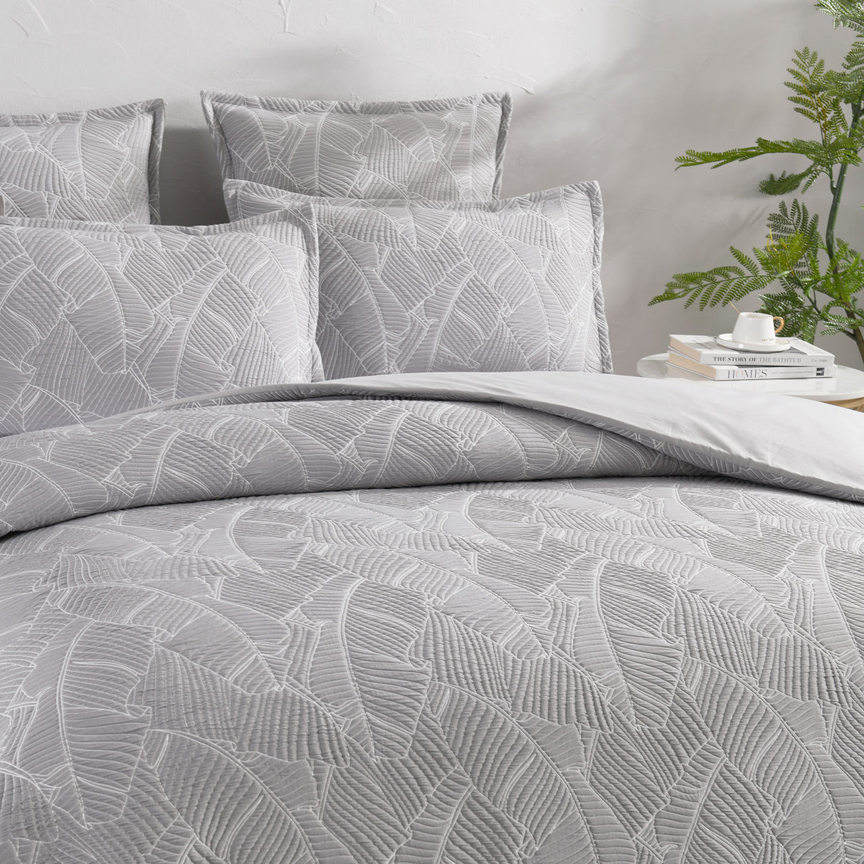 Renee Taylor Bengali Jacquard Quilt cover Set Queen Silver