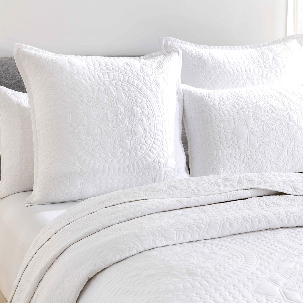 Renee Taylor Asher Jacquard Coverlet Set Super King White